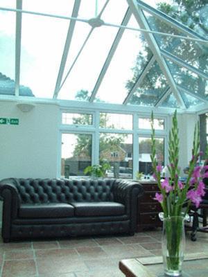 Gatwick House Hotell Horley Eksteriør bilde